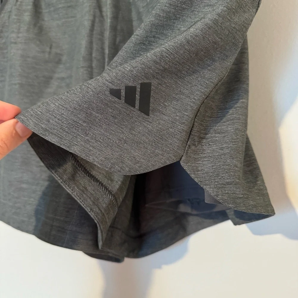 Adidas Aeroready Men’s Gray Athletic Lined Shorts drawstring‎ 5” inseam Small